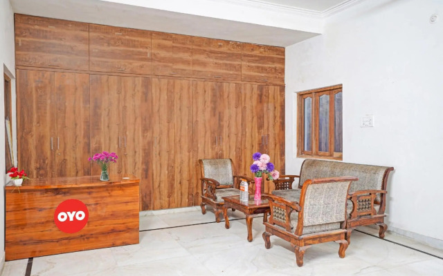 OYO Flagship 70101 The Royal Bharti Hotel