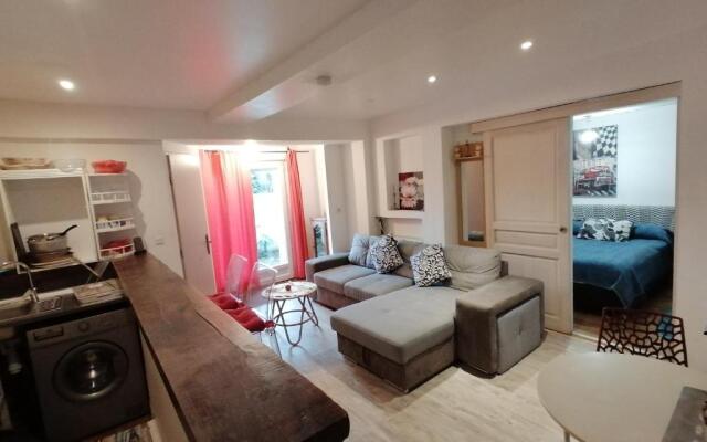 Charmant appartement indépendant, 5 mn de Rouen, avec terrasse.