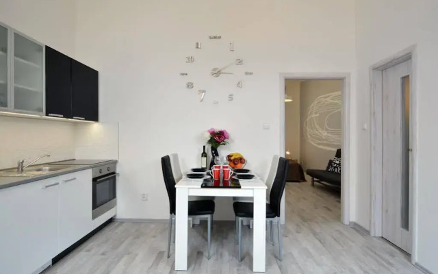 Navratilova Apartments