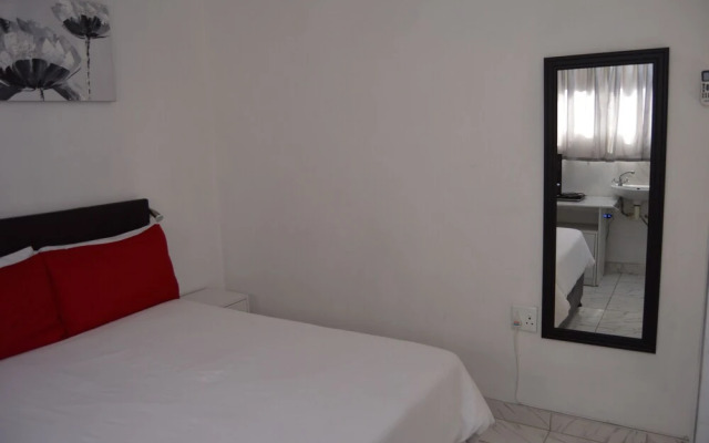 Iqhayiya Guest House