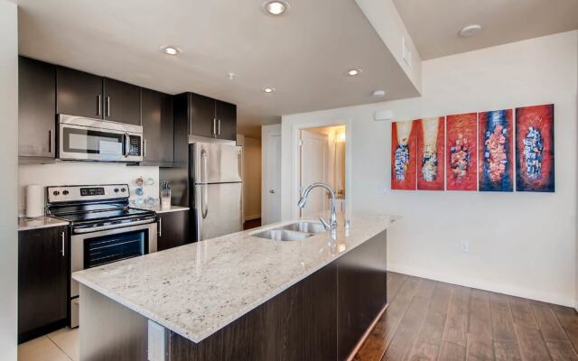 Perfect 2 BR2 BA Luxury Bldg