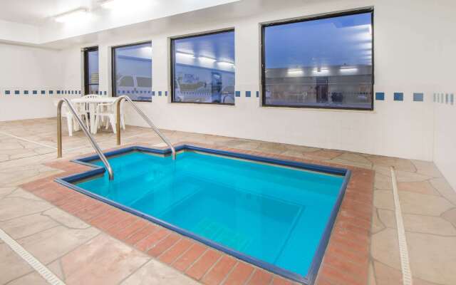 Super 8 by Wyndham Big Cabin/Vinita Area