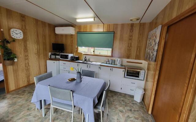 Queenstown Copper Country Cabins