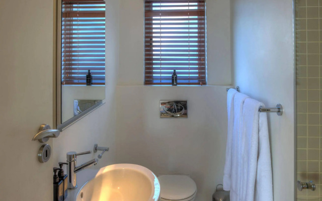 Uninterrupted Ocean Views in Mouille Point Atlantic Vistas