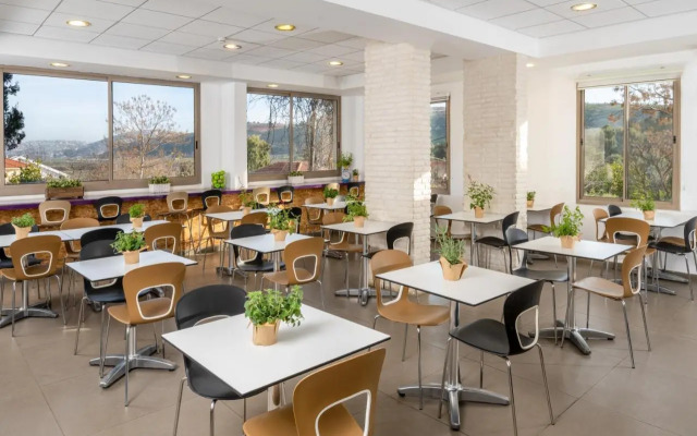 Metula Travel Hotel