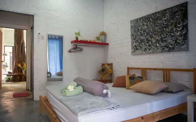 Rouhi Retreats By Doulos