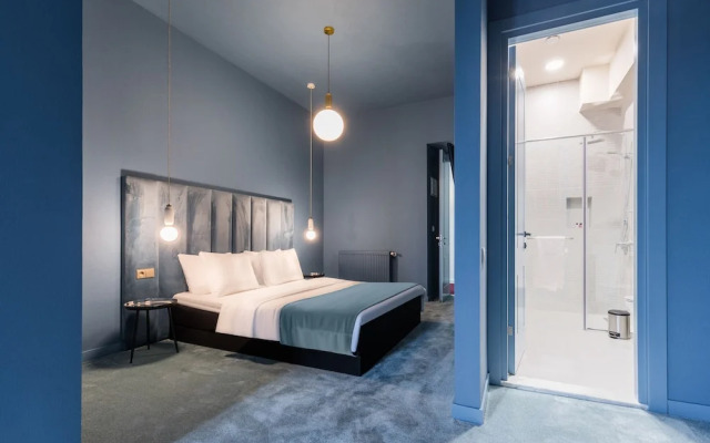 Freeze Inn Hotel
