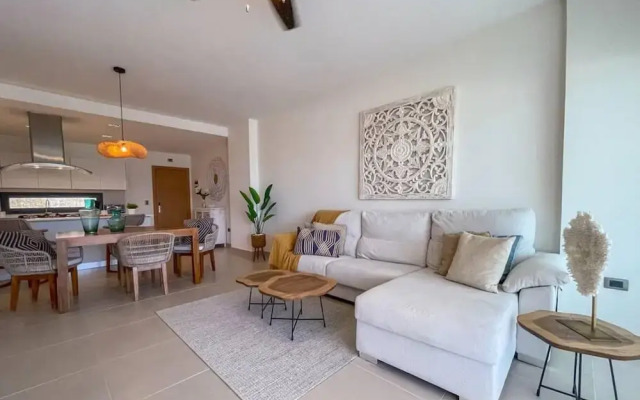 Incredibly Beautiful Condo Just Steps to the Beach