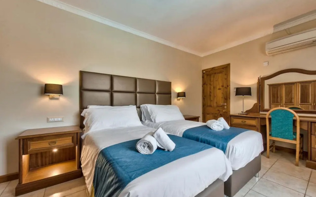 Villa Sardinella-5 Bedroom Villa With Private Pool