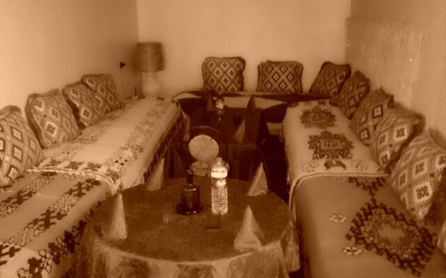 Room in Guest Room - Gîte Tawada - Happy Valley - Room for 4 People