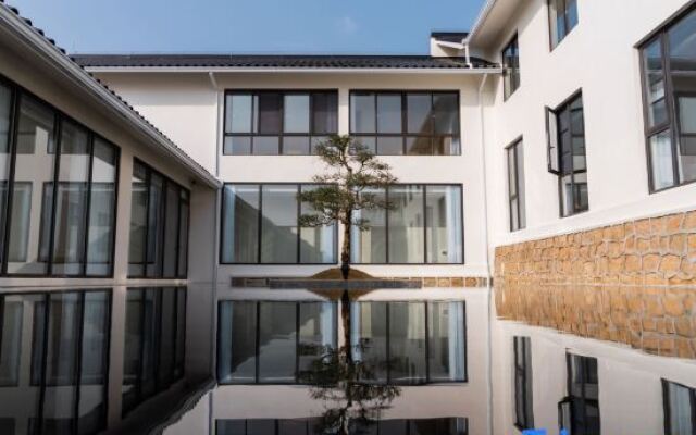 Xiandai Holiday Hotel