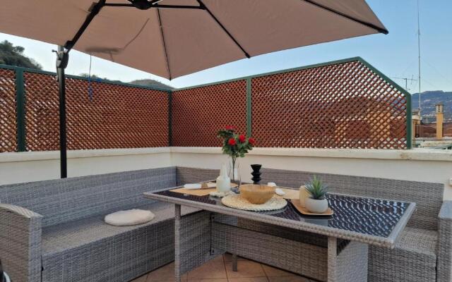 650 metri dal Mare - WiFi - Terrazzo - Piscina - A/C