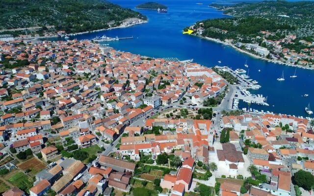 Seafront Apartment Dana