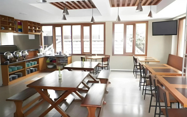 Tibera Hotel Cibeunying