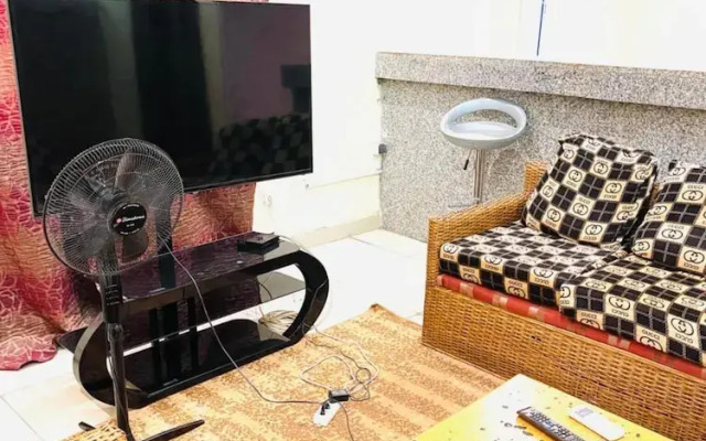 Room in Guest Room - Luxury Furnished Room No1