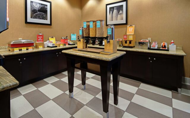 Hampton Inn & Suites Bremerton