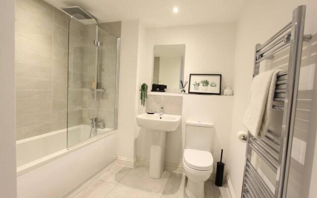 Cabot Mews Apartment 2
