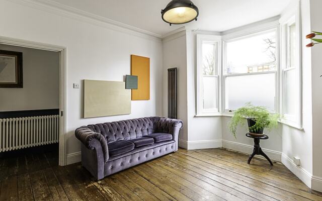 Hackney - Victoria Park: Generous 2 Bed Terrace