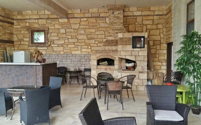 Yalana Guest House