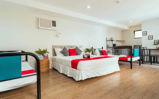 OYO 443 Maria Cristina Arcade Suites