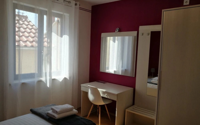 Ton - 200m From the sea - A2