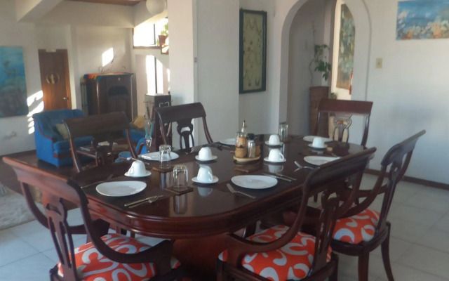 Galapagos House - Hostal