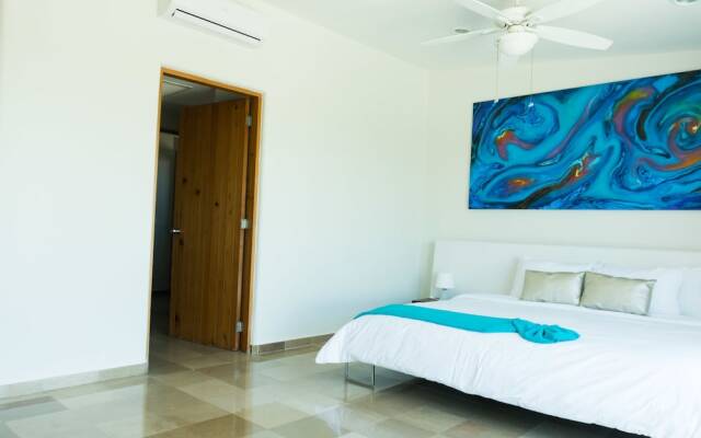 Costa Brava B4. Ocean View Balcony, Wifi, Netflix