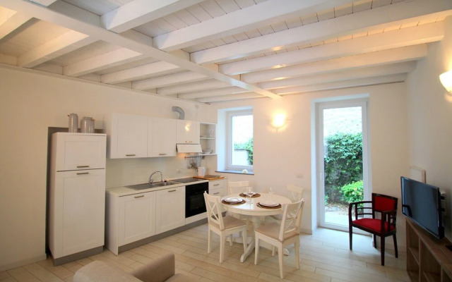 Lakefront Cadorna Apartment