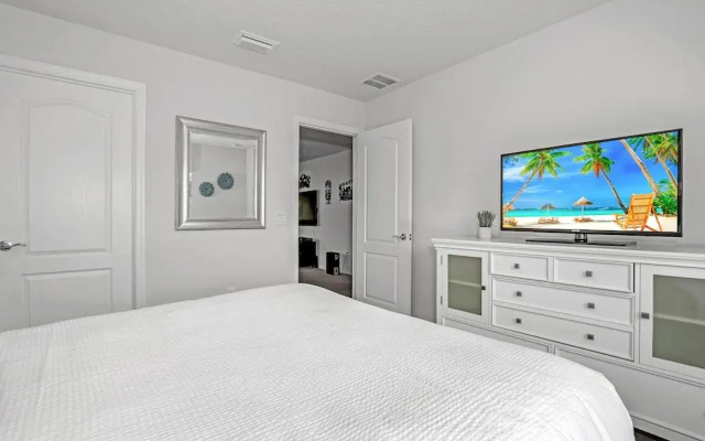 Elegant Villa W/private Pool/spa & Game Room!
