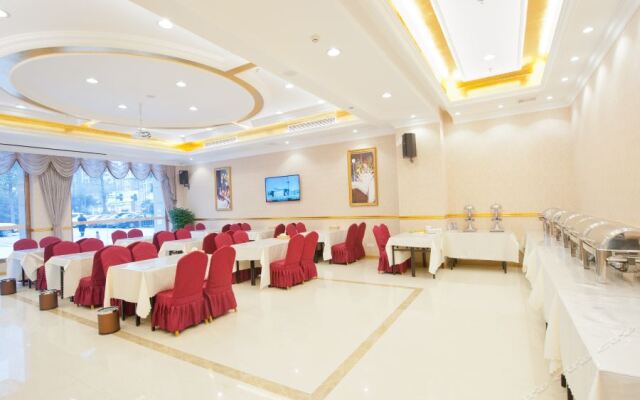 Vienna Hotel (Chongqing Hechuan High-speed Railway Station)