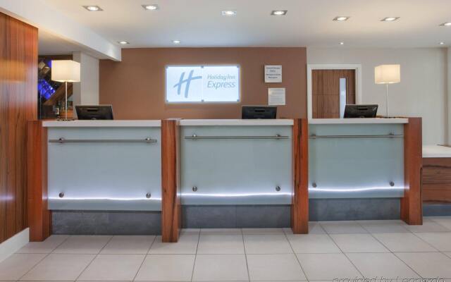 Holiday Inn Express London Gatwick - Crawley, an IHG Hotel