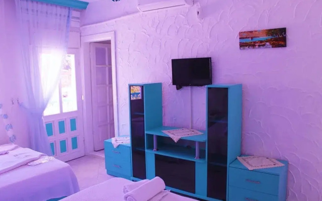 Ela Hotel