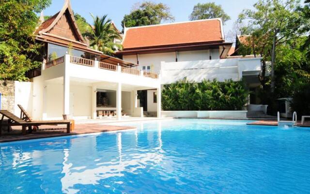 The Cabana Pool Suite