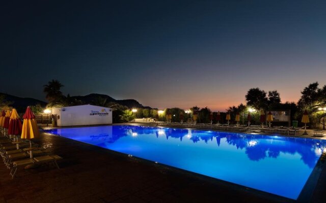 Torre Del Porticciolo Camping - Village - Gampling