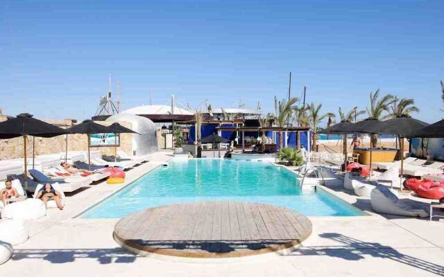 New Marina President Hotel