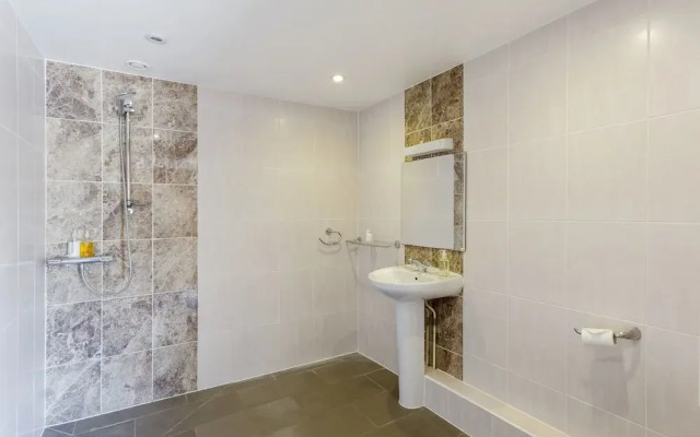Bright Cotswolds Home near Littleworth