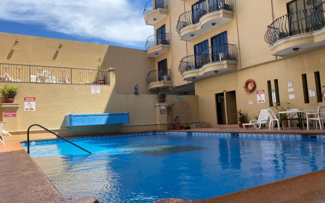 Grand Royal Tampico