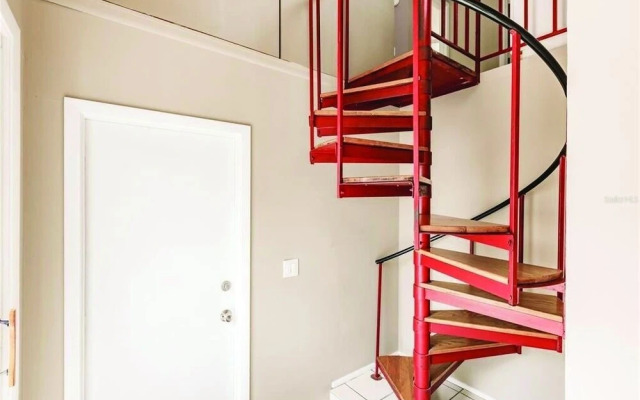 Tropical Siesta 2 Bedroom Home by RedAwning