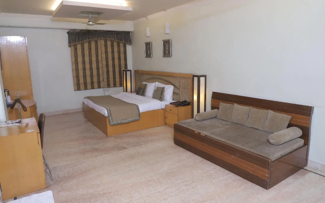 Hotel Singh Sahib – Guest Rooms – Delhi