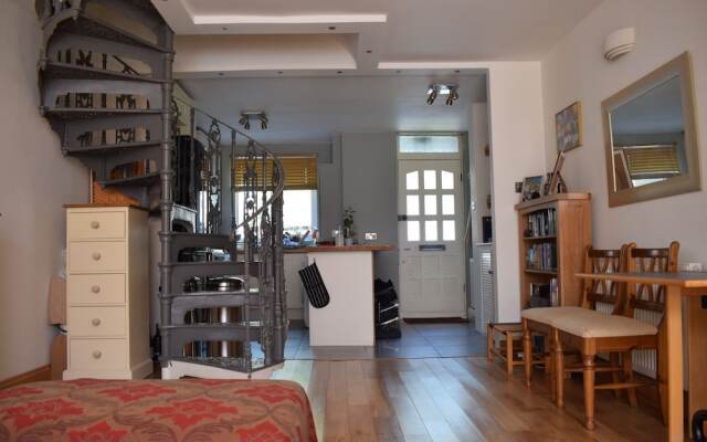 3 Bedroom House With Garden
