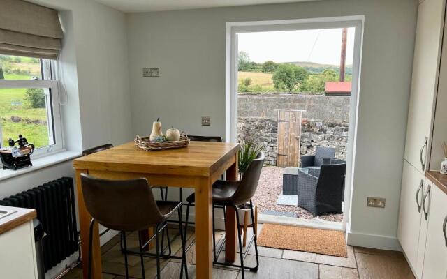 Gorgeous 2-bed Cottage in Penderyn, Brecon Beacons