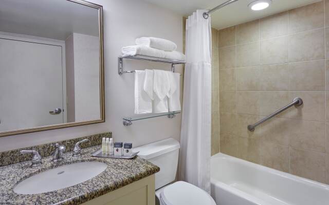 DoubleTree by Hilton Washington DC - Crystal City