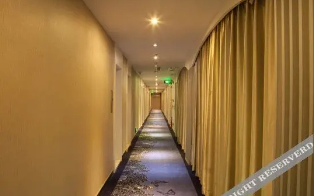 Pollman HFX Hotel