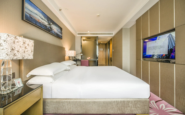 La Perle International Hotel - Free shuttle between hotel and Exhibition Center during Canton Fair & Exhibitor registration Counter
