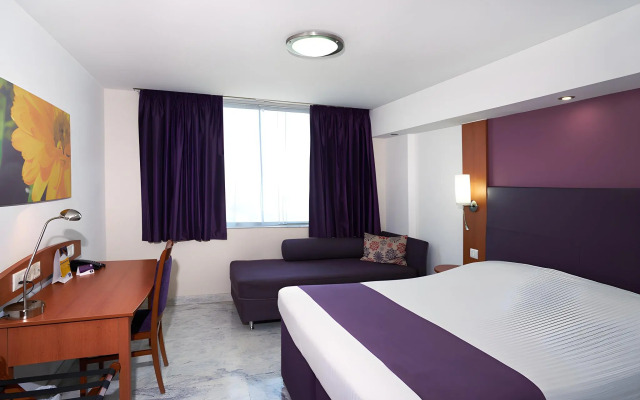 Caspia Hotel New Delhi Shalimar Bagh