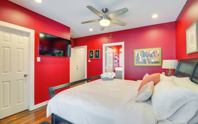 Pet-friendly Houston Apartment: 1 Mi to Downtown!