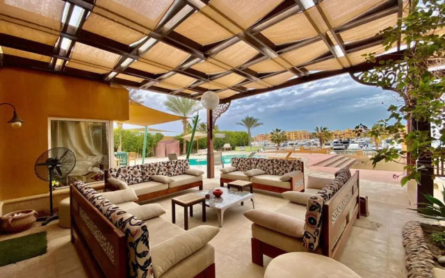 MB 2 Palace New Marina El Gouna