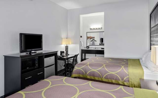 Super 8 by Wyndham Carthage TX