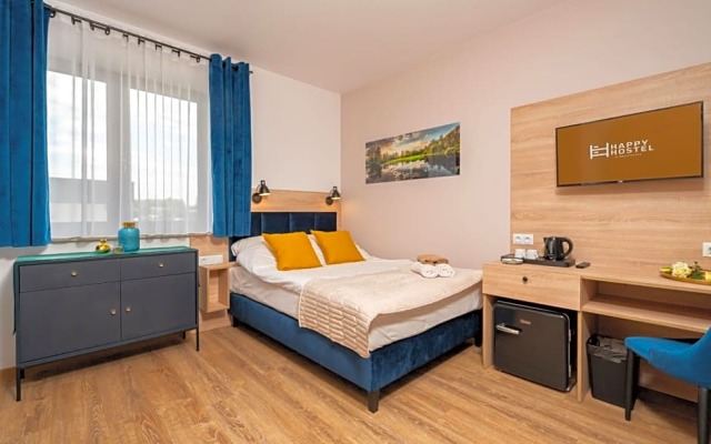 Happy Hostel & Apartments