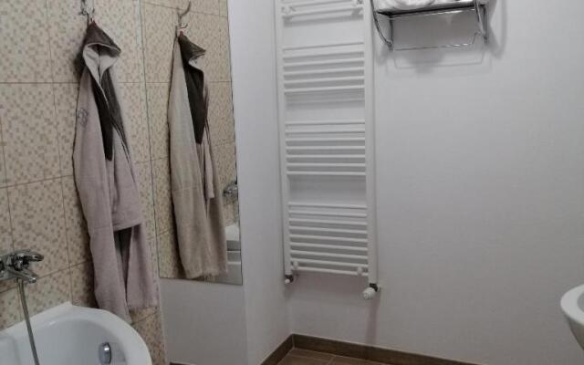 Karla Residence / Greta Residence